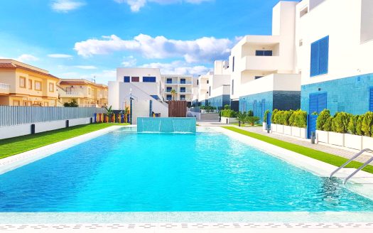 TOO LATE! SOLD! Sea View 2 Bed Penthouse 5 star Location