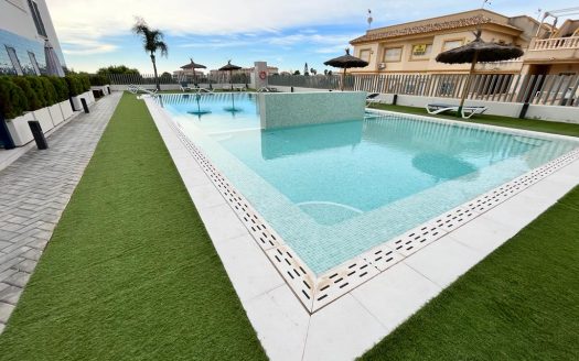 TOO LATE! SOLD! Sea View 2 Bed Penthouse 5 star Location