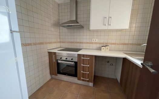 3 Bedroom Duplex, 2nd Line to the Promenade