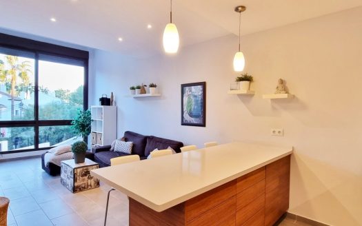 UNDER OFFER! Modern 2 Bed Apartment With Private Solarium in La Fuentes, Villamartin