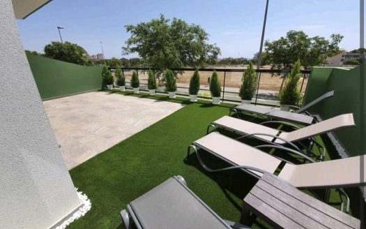 Modern 2 Bedroom Apartment for sale in Mil Palmeras