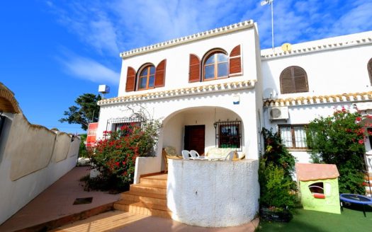 Semi-Detached Townhouse for sale in popular Villamartin